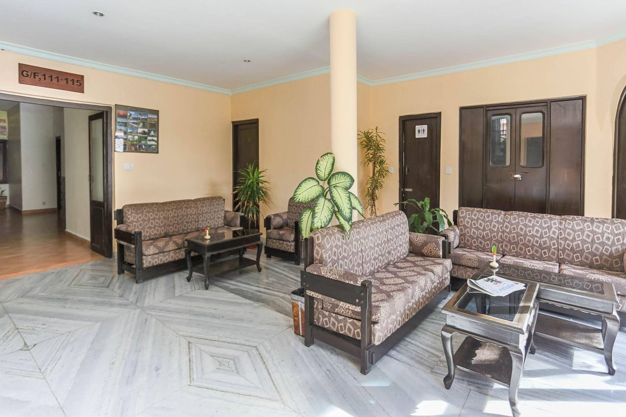 Hotel Peninsula Pokhara Exterior foto